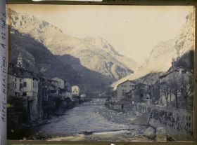 Image représentant La Roya traversant le village