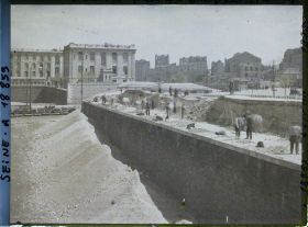 Image représentant Début de la destruction des fortifications à la porte de Clignancourt