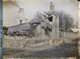 Image représentant Maison détruite à l'angle des rues Clovis et Hincmar