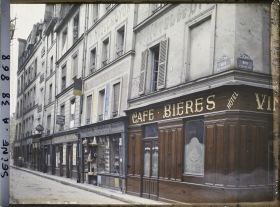 Image représentant La rue du Forez, à l'angle de la rue Charlot