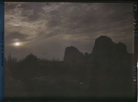 Image représentant France, Nauroy, Les ruines au Coucher du Soleil