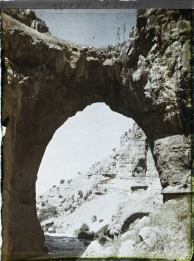 Image représentant Au fond des gorges du Rhumel