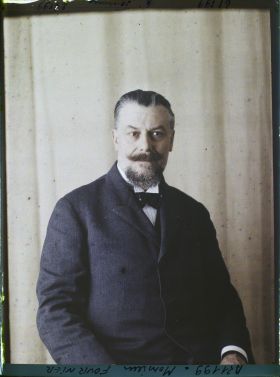 Image représentant https://musee-albert-kahn.s-museum.fr/home/NWQ2OTAwYzNmYjZlZTk1ZWQwODJmMjY4L2dlbmVyaWMtbm90aWNlLXRhYi9hdXRob3JpdHkvNjE3YTc5ZjVjZjhiODk2OGIzMzM3ZDIx/5d6900c3fb6ee95ed082f268/generic-notice-tab/authority/617a79ebcf8b8968b3336d5e Monsieur Fournier