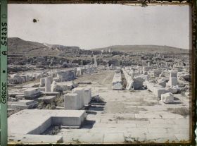 Image représentant Grèce, Delos, L'Avenue des Processions, à droite, le Portique de Philippe V