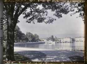 Image représentant La rade, le pont du Mont-Blanc, le Léman vus du quai Gustave-Ador