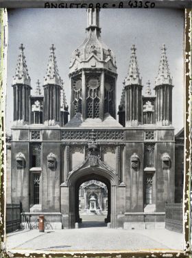 Image représentant L'entrée du King's College