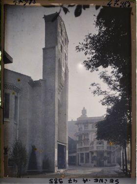 Image représentant L'Exposition des arts décoratifs, L'Église du Village français, Architecte Jacques Droz, construite par Société de Saint-Jean