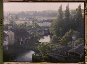 Image représentant France, Bourdeilles, Le pont vu du Château