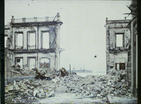 Image représentant Turquie, Smyrne, Ruines de la rue de l'Alhambra vues vers le port