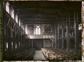 Image représentant Intérieur de l'église Sainte-Catherine, la nef de droite vue vers le chœur
