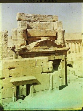 Image représentant L'arrière de la porte du Temple de Bêl