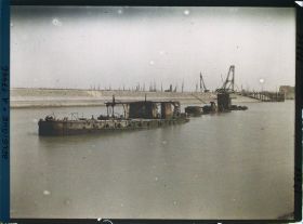 Image représentant Belgique, Zee Brugge, L'"Ephigeni" coulé à l'entrée du Chenal