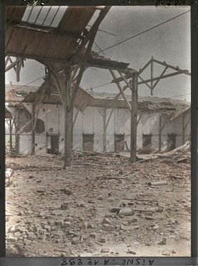 Image représentant Les magasins généraux détruits