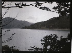 Image représentant Le lac Ashinoko et le Mont Fuji au loin