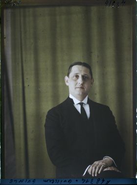 Image représentant Monsieur  https://musee-albert-kahn.s-museum.fr/home/NWQ2OTAwYzNmYjZlZTk1ZWQwODJmMjY4L2dlbmVyaWMtbm90aWNlLXRhYi9hdXRob3JpdHkvNjE3YTc5ZjVjZjhiODk2OGIzMzM3ZDIx/5d6900c3fb6ee95ed082f268/generic-notice-tab/authority/617a79ebcf8b8968b3336ec7 Guilherm Guinle