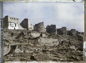 Image représentant Les murailles ouest de la citadelle au crépuscule (l'enceinte haute)