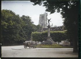 Image représentant France, Meaux, Le Monument de 1870 sur le Boulevard Jean Rose et la Cathédrale