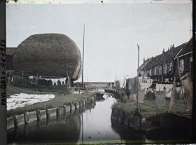 Image représentant Canal et maisons traditionnelles de l'île de Marken