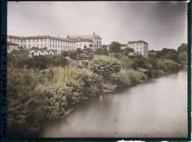 Image représentant France, Ustaritz, Vue prise sur le Pont vers le Monastère
