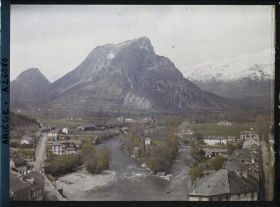 Image représentant L'Ariège vers l'aval et le Soudour, vue prise du Castella