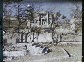 Image représentant Turquie, Biledjik, Palais du recrutement incendié