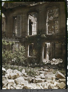 Image représentant Cour d'un hôtel en ruine rue des Minimes
