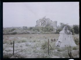 Image représentant France, Hurlus, Ancien Cimetière militaire aux Hurlus (désaffecté)