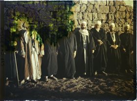 Image représentant Groupe de druzes en compagnie de Selim al Attrach