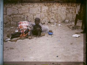 Image représentant Bébé somali et sa mère endormie