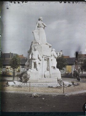 Image représentant France, Lens, Monumt aux Morts