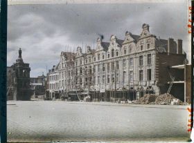 Image représentant France, Arras, Petite Place, maisons reconstruites dans leur Style