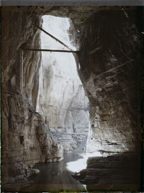Image représentant Algérie, Constantine, Au fond des gorges, Dans les gorges