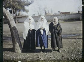 Image représentant Turquie, Magnesie, Trois femmes mutilées par les Grecs