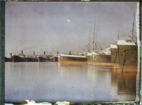 Image représentant Les paquebots le soir dans le bassin de la Joliette