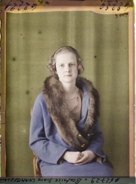 Image représentant Mademoiselle  https://musee-albert-kahn.s-museum.fr/home/NWQ2OTAwYzNmYjZlZTk1ZWQwODJmMjY4L2dlbmVyaWMtbm90aWNlLXRhYi9hdXRob3JpdHkvNjE3YTc5ZjVjZjhiODk2OGIzMzM3ZDIx/5d6900c3fb6ee95ed082f268/generic-notice-tab/authority/617a79ebcf8b8968b3336a56 Beatrice Diana Chamberlain