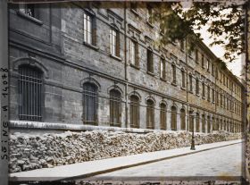 Image représentant Protection du collège Rollin, place d'Anvers