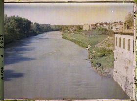 Image représentant Vue sur l'Aude prise du Pont vieux vers les Pyrénées