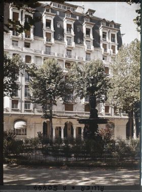 Image représentant Le square des Nations et l'hôtel Radio