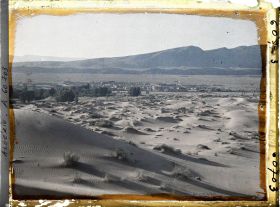 Image représentant Vue de la ville d'Aïn-Sefra avec à l'arrière-plan, le Djebel Aïssa
