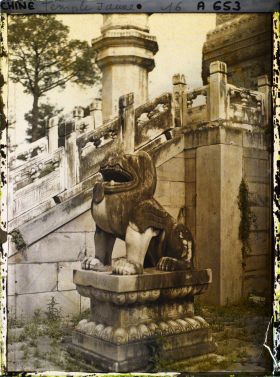 Image représentant Xihuangsi (" temple Jaune de l'Ouest "), axe ouest, sur la cour de la pagode