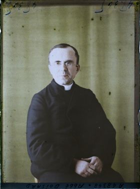 Image représentant L' https://musee-albert-kahn.s-museum.fr/home/NWQ2OTAwYzNmYjZlZTk1ZWQwODJmMjY4L2dlbmVyaWMtbm90aWNlLXRhYi9hdXRob3JpdHkvNjE3YTc5ZjVjZjhiODk2OGIzMzM3ZDIx/5d6900c3fb6ee95ed082f268/generic-notice-tab/authority/617a79ebcf8b8968b33368d8 abbé Boisard