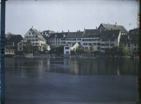 Image représentant La rive gauche du Rhin et le village de Feuerthalen