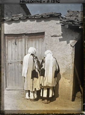 Image représentant Mêmes femmes vues de dos