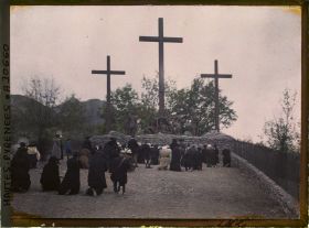 Image représentant France, Lourdes, Fidèles au Calvaire