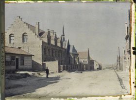 Image représentant Belgique, Passchendael, L'Ecole est reconstruite, rue de la Chapelle