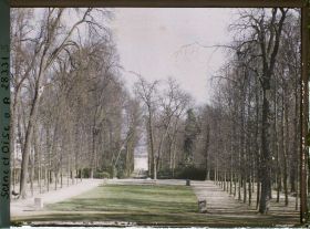 Image représentant Le bassin des Trois Bouillons dans le petit parc