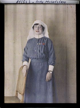 Image représentant Lady Aimée Michelham en tenue d'infirmière