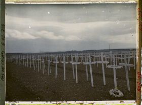 Image représentant France, Ablain St Nazaire, Autre aspect du Cimetiere, au fond le mt St Eloi