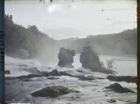 Image représentant Les deux rochers au milieu des chutes du Rhin