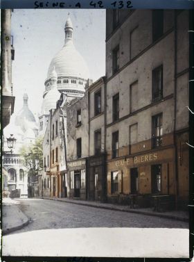 Image représentant La rue du Chevalier de la Barre et le Sacré-Cœur